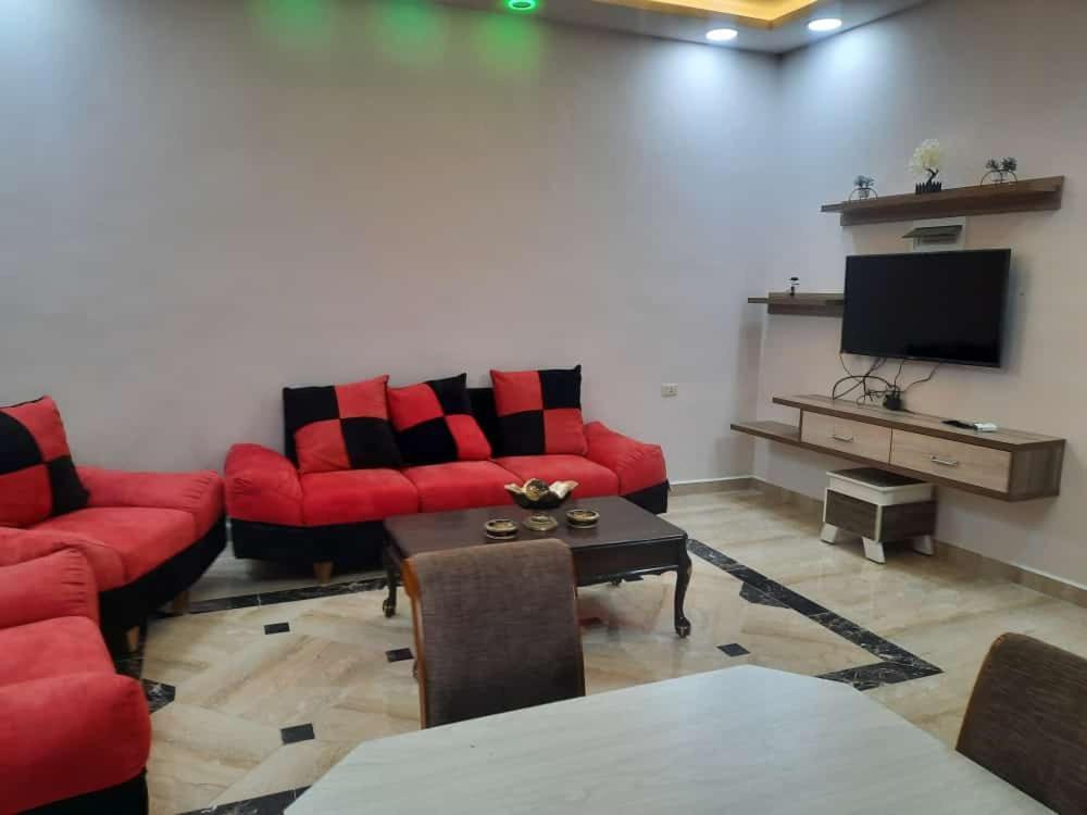 Lotus Housing For Furnished Apartments Джераш Екстериор снимка