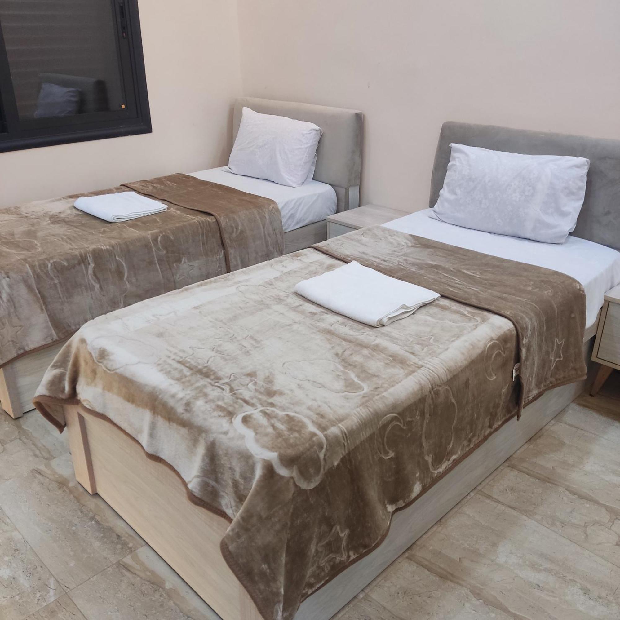 Lotus Housing For Furnished Apartments Джераш Екстериор снимка