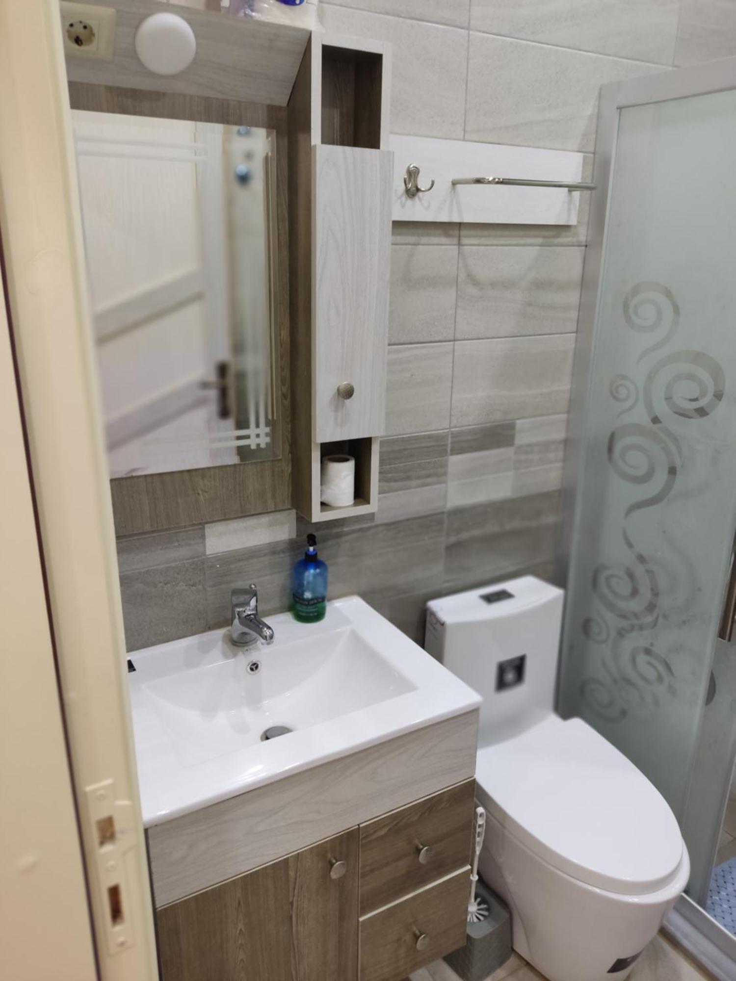 Lotus Housing For Furnished Apartments Джераш Екстериор снимка