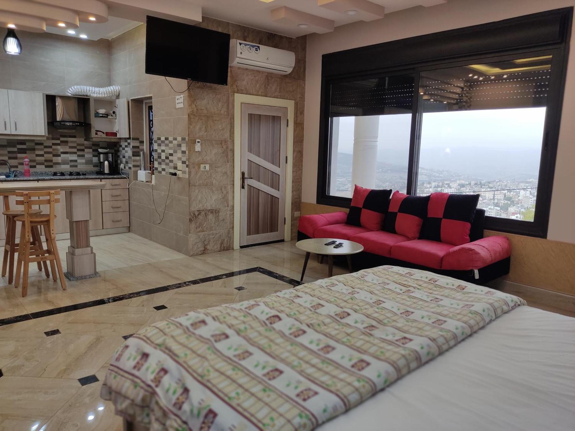 Lotus Housing For Furnished Apartments Джераш Екстериор снимка