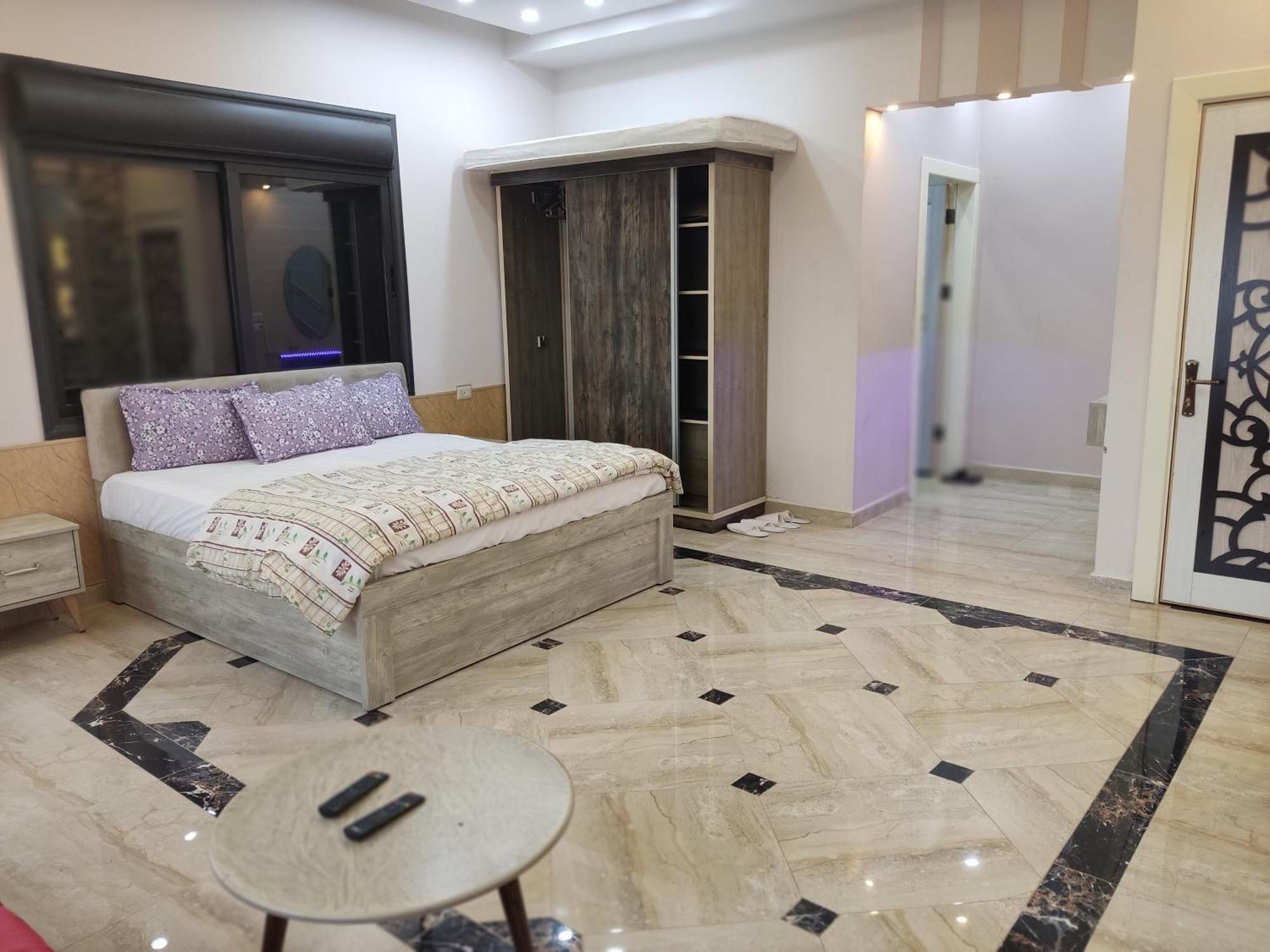 Lotus Housing For Furnished Apartments Джераш Екстериор снимка
