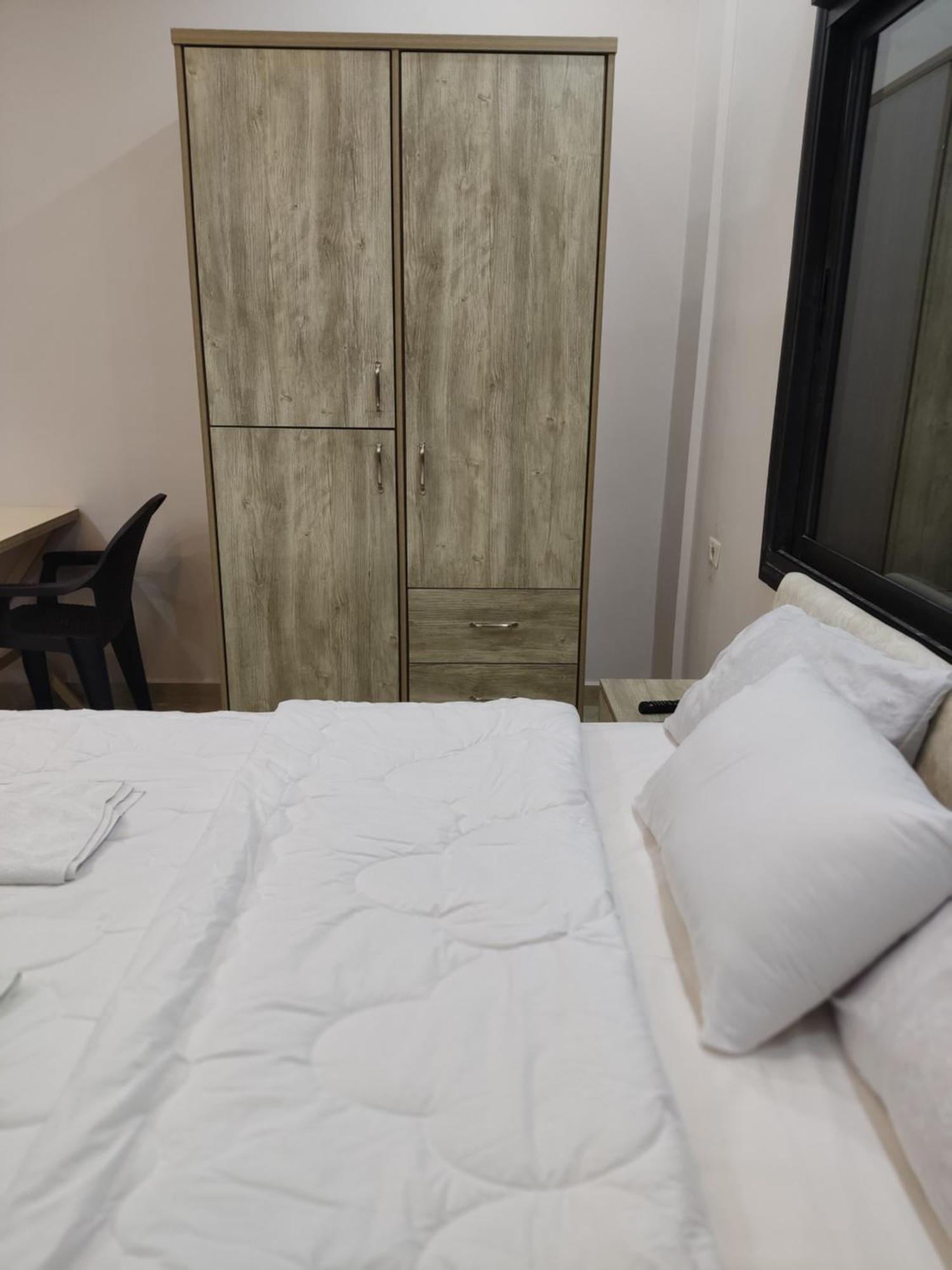 Lotus Housing For Furnished Apartments Джераш Стая снимка