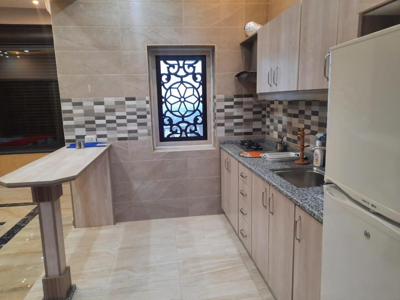 Lotus Housing For Furnished Apartments Джераш Стая снимка