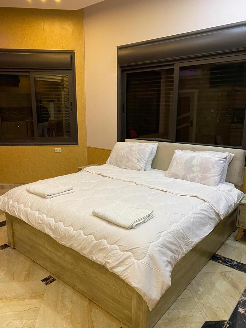Lotus Housing For Furnished Apartments Джераш Стая снимка