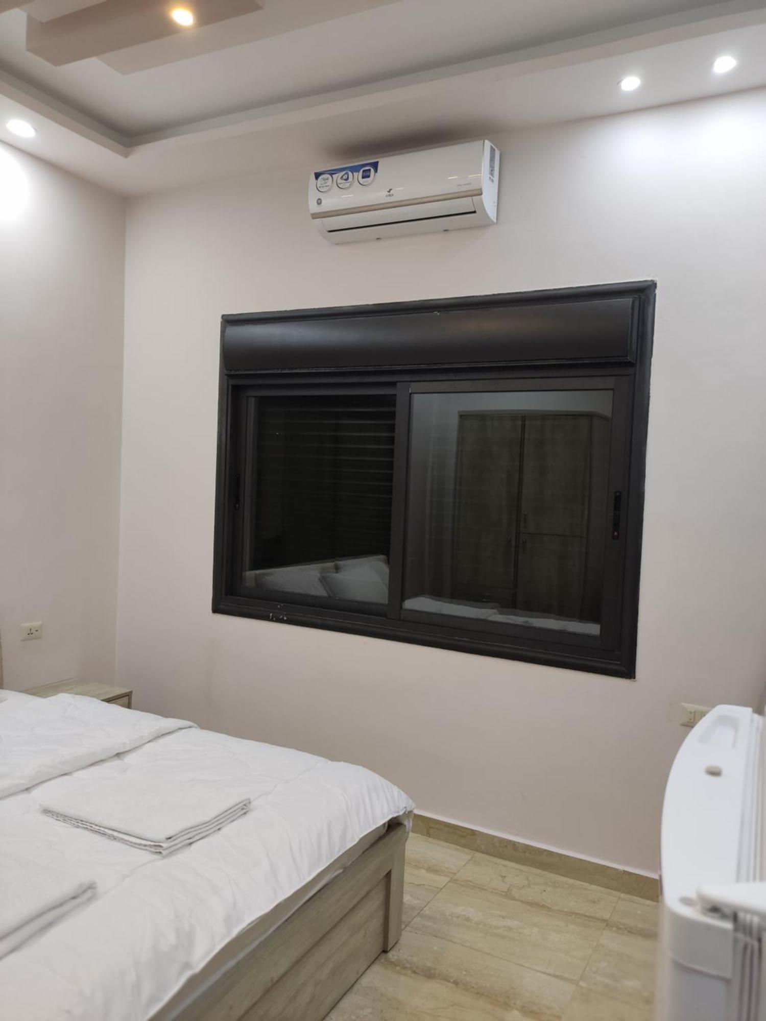 Lotus Housing For Furnished Apartments Джераш Стая снимка