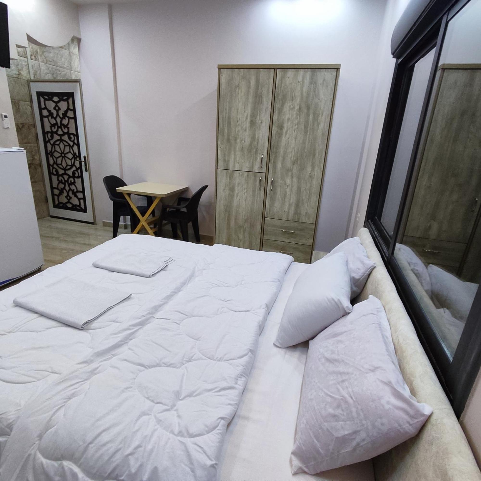Lotus Housing For Furnished Apartments Джераш Стая снимка